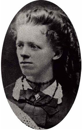 450 X 450  De Pauw Displays Portraits 2017  Final  Part4